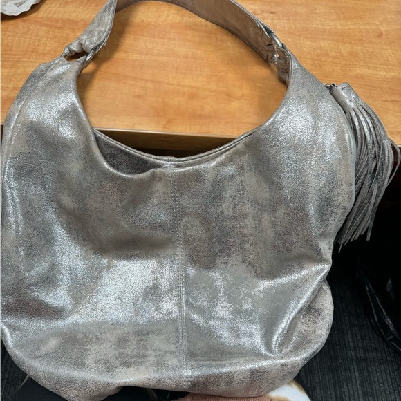 Hobo gold distressed large bag $200 perfect condition! - Picture 2 of 2